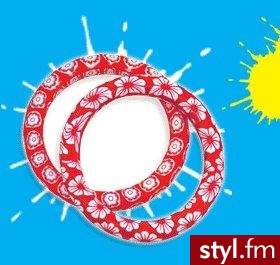 Kilka kwiatków sprawiło, że zwykłe z pozoru bransoletki zamieniły się w prawdziwe dzieło sztuki. Dostaniesz je wkrótce z FUN Clubem! - Pozostałe Dodatki Moda