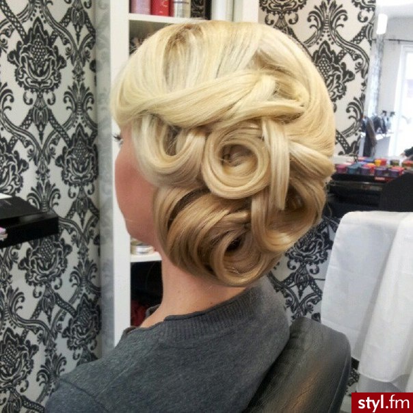 Blond Upięcie Kręcone Ślubne Długie Fryzury