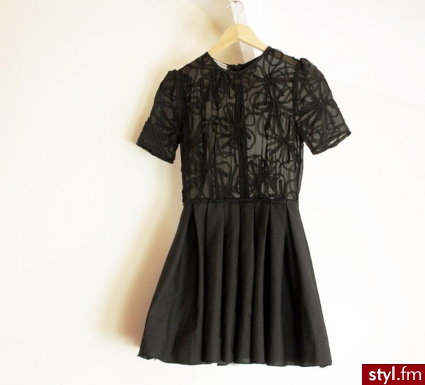 Sukienki Moda