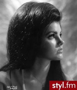Priscilla Presley - Długie Fryzury