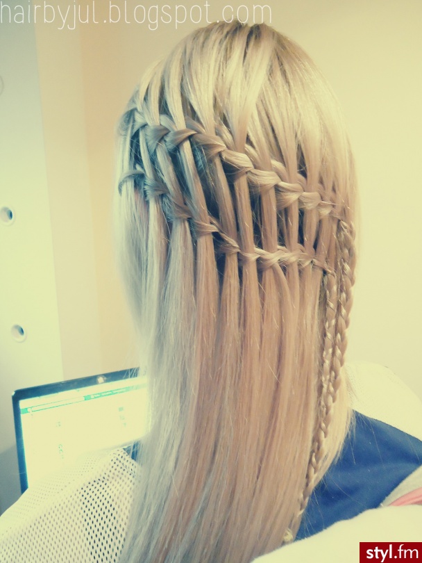 plecionka- waterfall braid - Warkocze Proste Na co dzień Długie Fryzury