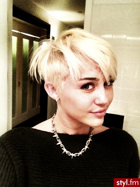 Miley Cyrus - Blond Rozpuszczone Proste z grzywką Na co dzień Krótkie Fryzury