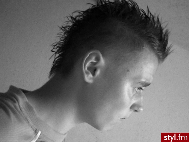 własna produkcja hehe


Więcej zdjęć na seban99.fotka.pl pozdrawiam ;p - Punk Rock Alternatywne Średnie Fryzury