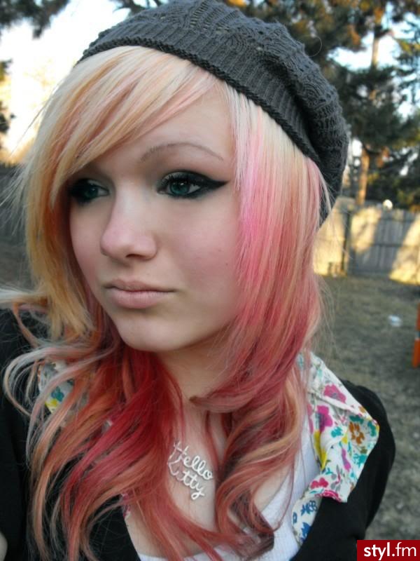 = 3. kileigh Kringe . - Średnie Fryzury