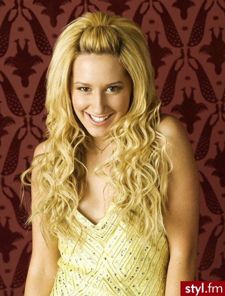 Ashley....:* - Kręcone Na co dzień Średnie Fryzury