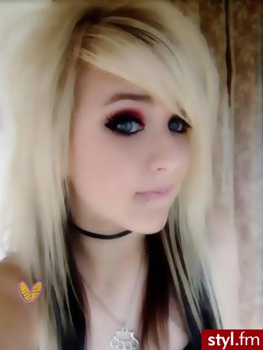 Katie,,x - EMO Alternatywne Średnie Fryzury