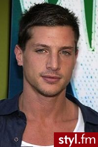 l. Simon Rex - Średnie Męskie Fryzury