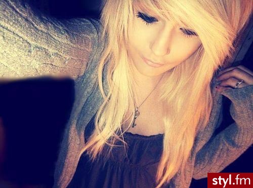 Blond Rozpuszczone Proste z grzywką Na co dzień Średnie Fryzury