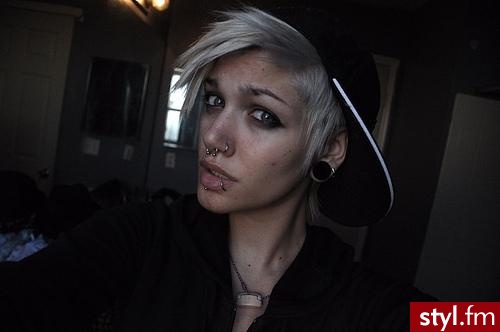 Średnie Fryzury
