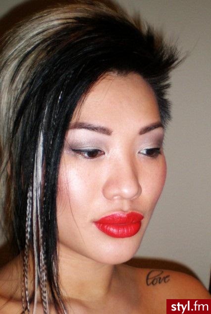 USTA USTA. Revlon Really Red which on my lips is a dupe for MAC Ruby Woo - Makijaże