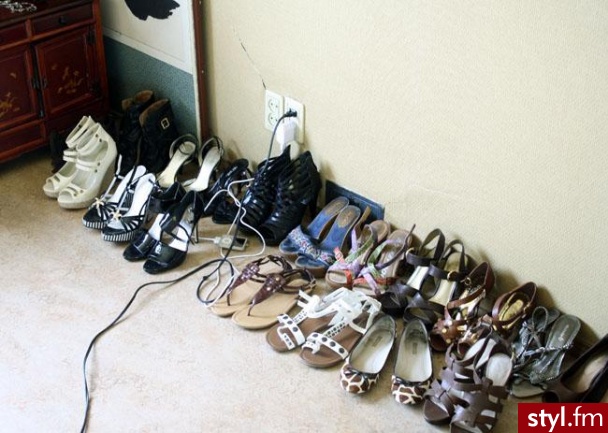 Jeżeli zdjęcie znajduje się już w galerii poproszę o link - Pozostałe Buty Moda