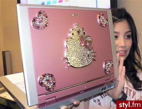 różowy laptop z hello kitty - Gadżety Inne Moda