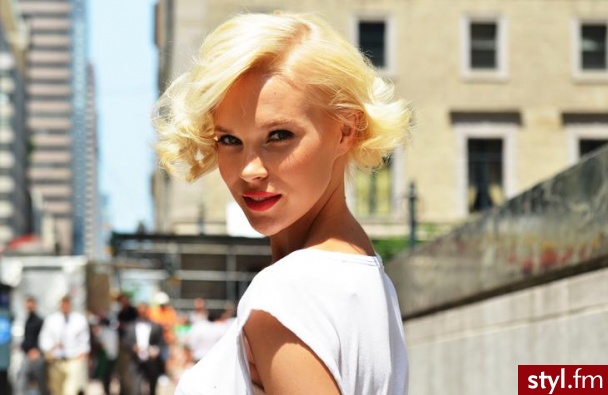 Blond Rozpuszczone Kręcone Na co dzień Krótkie Fryzury