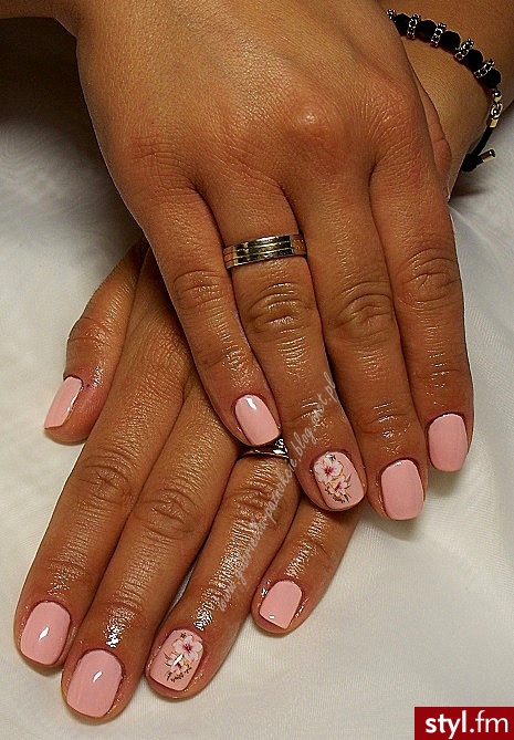 manicure hybrydowy - Kwadratowe Żelami Naturalne Paznokcie