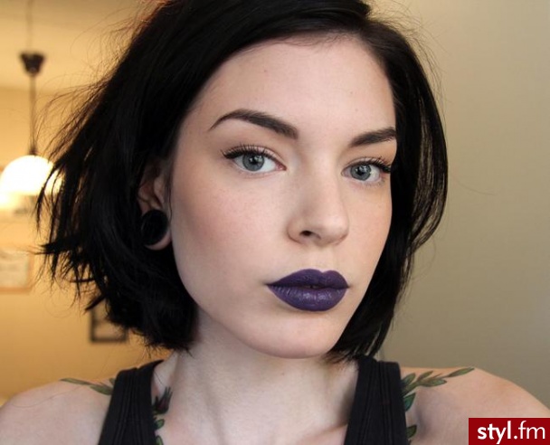 Illamasqua Lipstick - Kontrol - Wieczorowe Makijaże