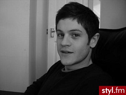 Iwan Rheon <3 - Średnie Męskie Fryzury