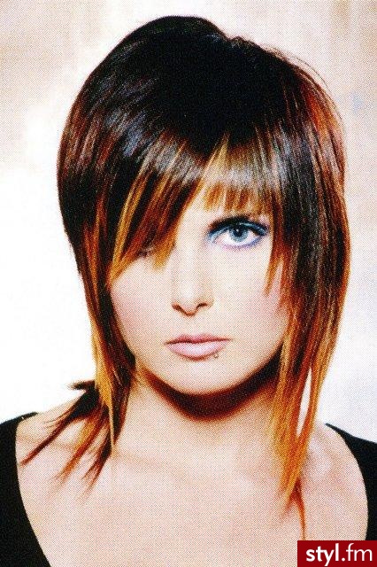 Średnie Fryzury
