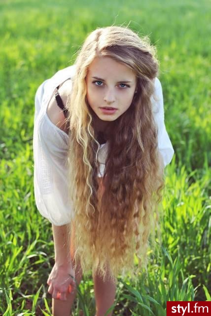 Długie - Blond Rozpuszczone Kręcone z grzywką Na co dzień Długie Fryzury