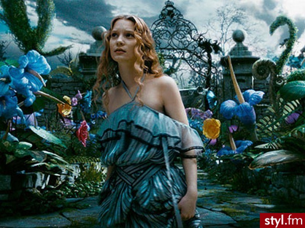 Mia Wasikowska jako Alicja w filmie 'Alicja w Krainie Czarów' xD - Kręcone Na co dzień Średnie Fryzury