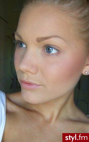 Róż firmy beautycycle, nazwa koloru to Pink Pebble ;) - Makijaże