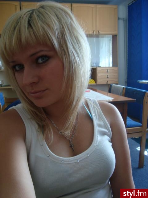 moja aktualna fryzurka:) - Średnie Fryzury