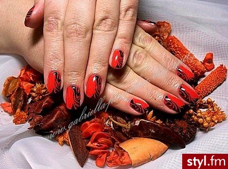 manicure hybrydowy + zdobienie malowane farbkami akrylowymi - Naturalne Paznokcie