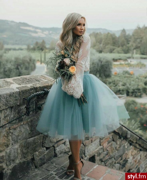 Średnie Spódnice Moda
