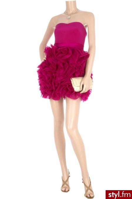 Na sylwestra załóż ... mini!. Zachwycająca suknia w kolorze fuksji z dołem zrobionym z falbanek pochodzi z kolekcji Notte by Marchesa. - Pozostałe Ciuchy Moda