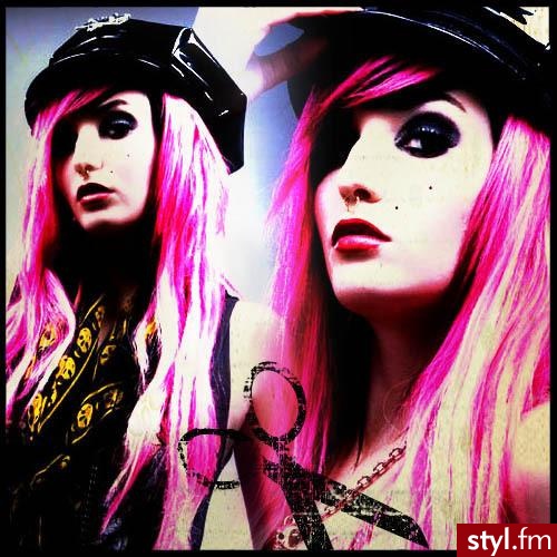 audrey kitching  xd - EMO Alternatywne Średnie Fryzury