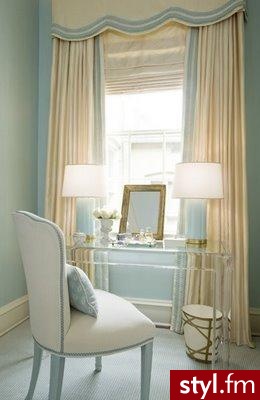 Toaletka. www.dominomag.com - Mój pokój Wnętrza