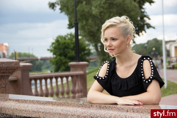 Blond Upięcie Kręcone Na co dzień Średnie Fryzury