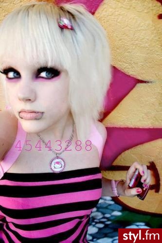 Dakota Rose - EMO Alternatywne Średnie Fryzury