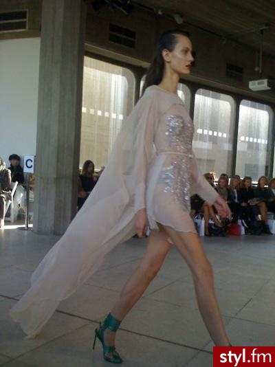 Sukienki Moda
