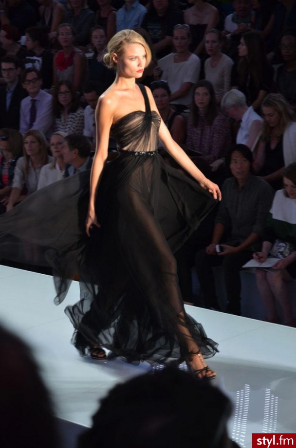 Sukienki Moda