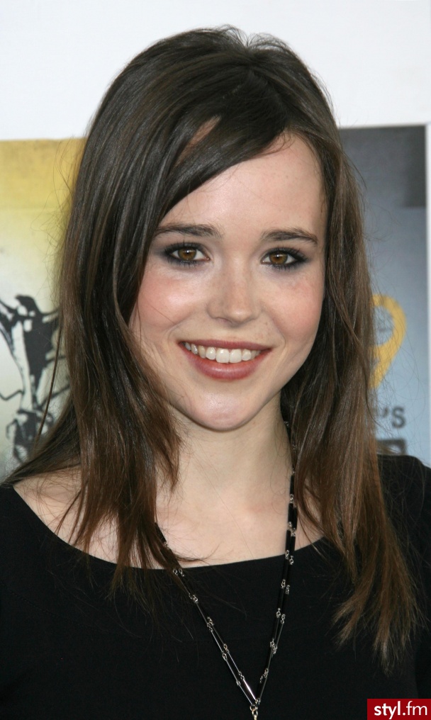Ellen Page - Średnie Fryzury