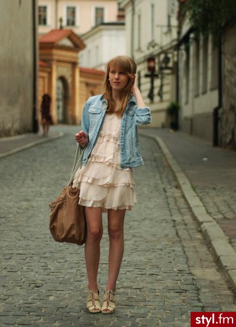 Jeżeli zdjęcie znajduje się już w galerii poproszę o link - Moda uliczna Inne Moda
