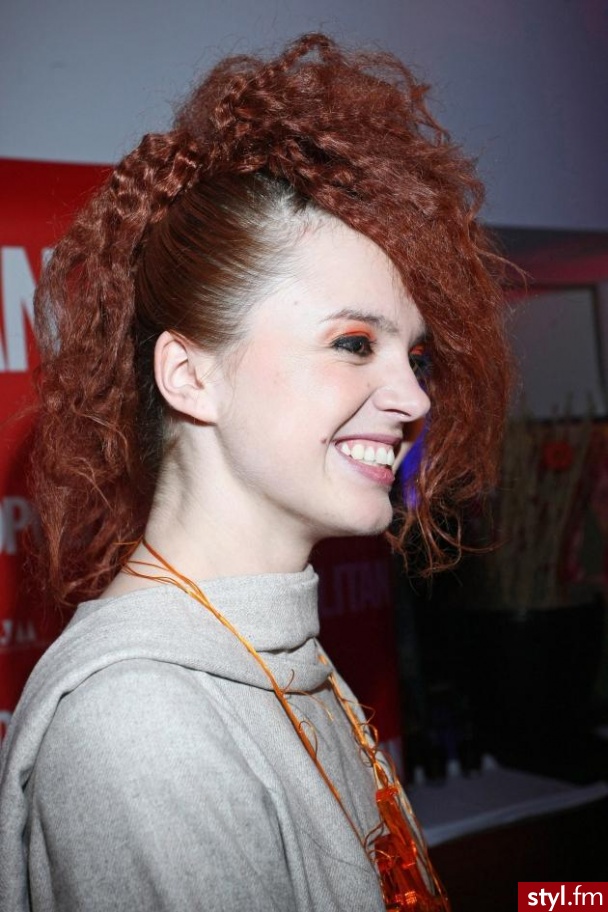 Średnie Fryzury