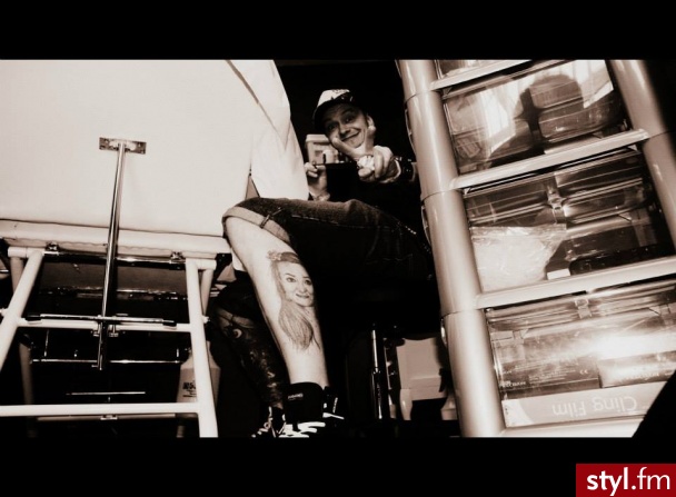 BRO---   https://www.facebook.com/pages/BROBrothers-Recording-Studio/291065861010528?fref=ts - Tatuaże