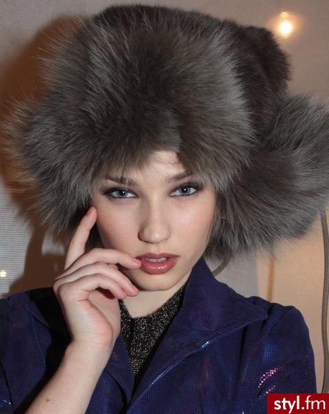 CZAPA - Nakrycia głowy Dodatki Moda