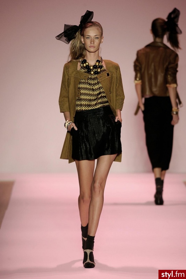 Jeżeli zdjęcie znajduje się już w galerii poproszę o link - Pozostałe Ciuchy Moda