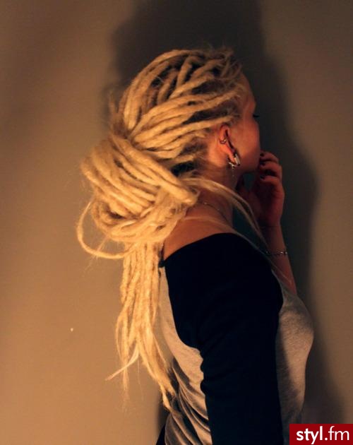 Blond Dredy Alternatywne Długie Fryzury