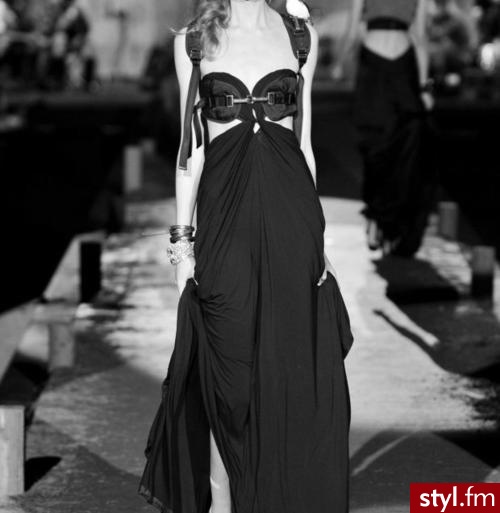 Sukienki Moda