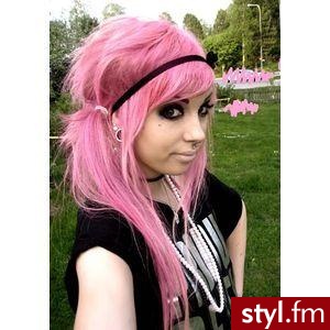 Pinkinator - EMO Alternatywne Średnie Fryzury