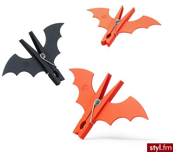 Już wkrótce Halloween i lepiej zrób pranie… dzięki klamerkom w kształcie pomarańczowych i czarnych nietoperzy (to kolory tego święta) odmienisz nie tylko wygląd swojej suszarni. Cena: 18,73 € - Misz-masz