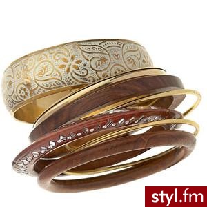 Mixed Wood Bangle Set - Polyvore. Pobrano ze strony: http://www.polyvore.com/mixed_wood_bangle_set/thing?id=6032374 - Pozostałe Dodatki Moda
