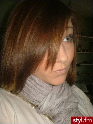 Średnie Fryzury