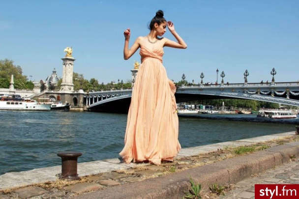 Sukienki Moda
