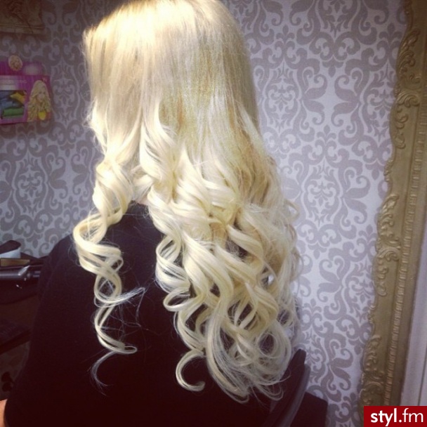 Blond Rozpuszczone Kręcone Na co dzień Długie Fryzury