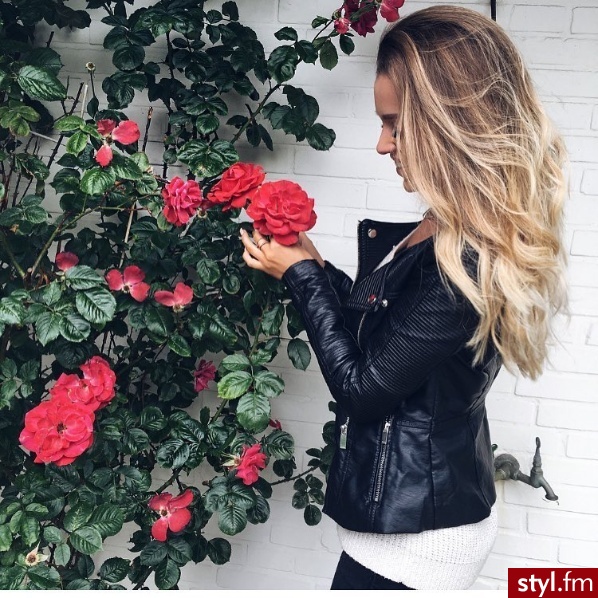 Blond Rozpuszczone Kręcone Na co dzień Długie Fryzury