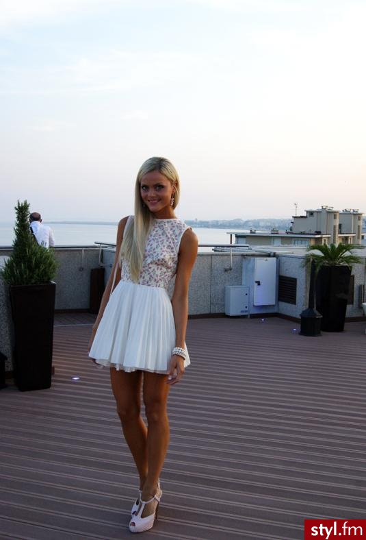 Sukienki Moda
